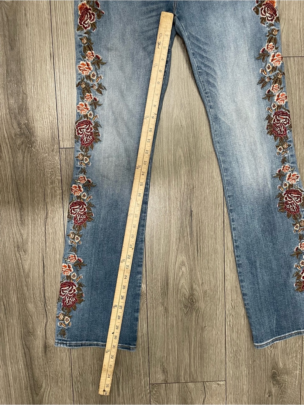 Driftwood Kelly Embroidered Floral Jeans Women's 29 Bootcut Blue Denim - Picture 2 of 7